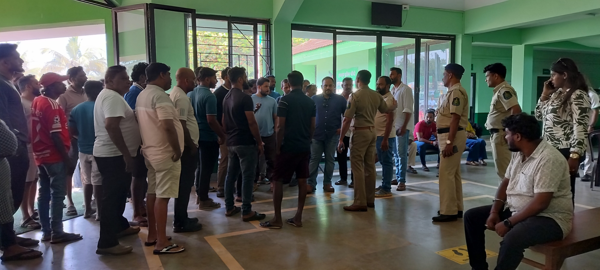 Blaze fallout: Sarpanch questioning triggers massive show of support at Anjuna police station