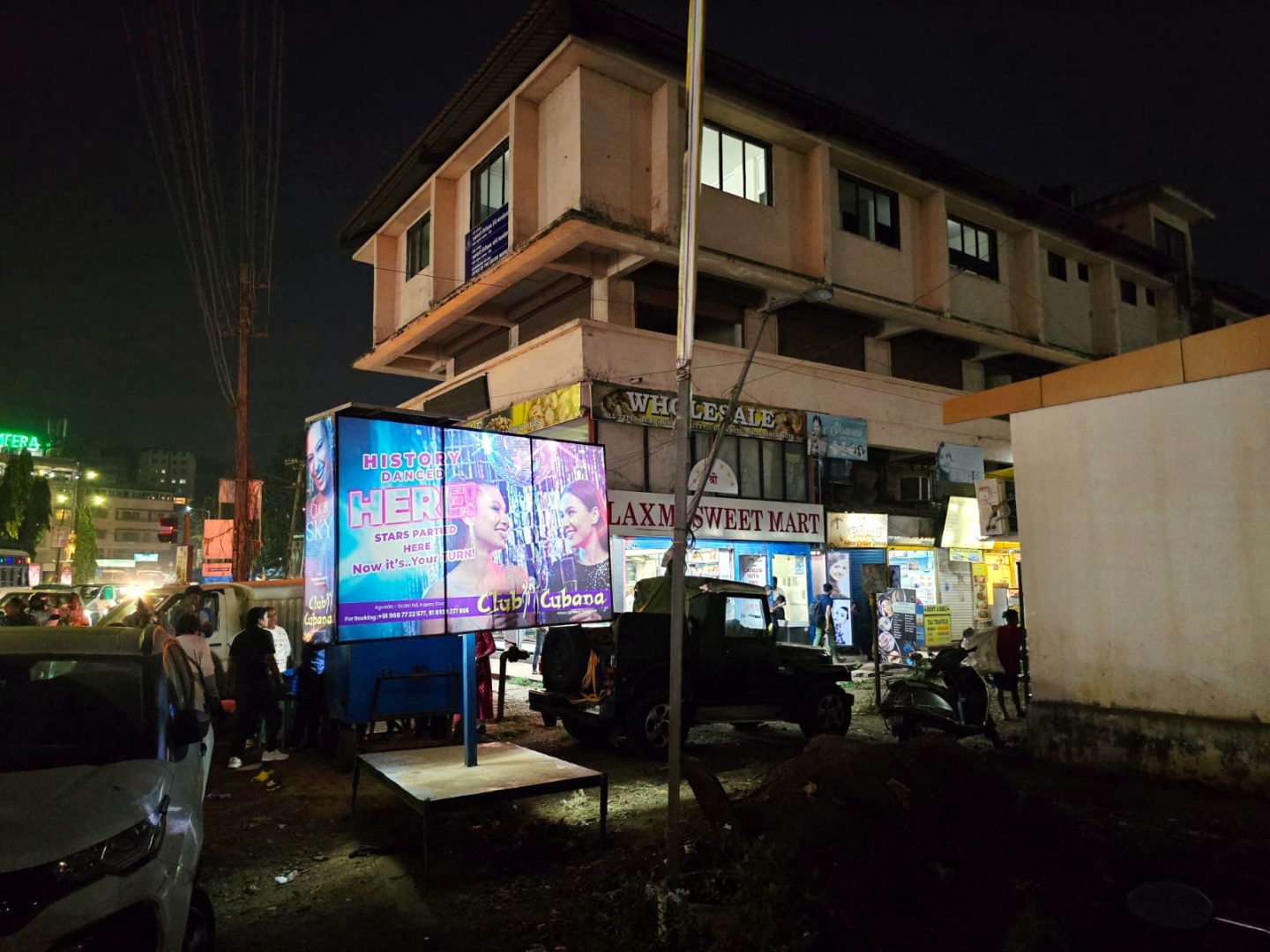 Mocking the law: Illegal hoarding returns to Mapusa bus-stand