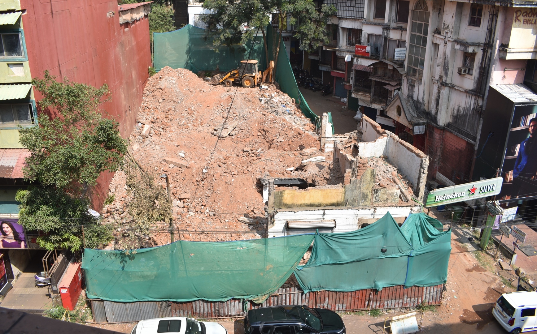 7 yrs after being declared unsafe, Cabeça building razed