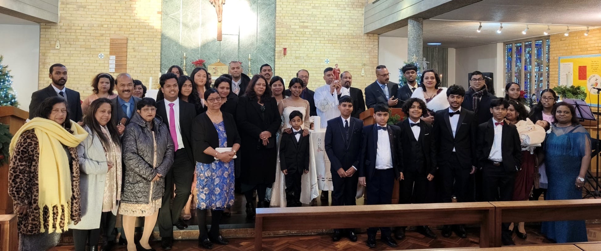 Zuemkars host St Stephen’s feast, social in London