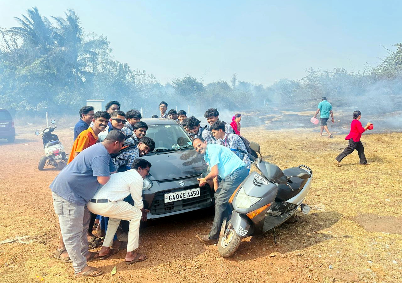 Amona locals, students   save vehicles from fire