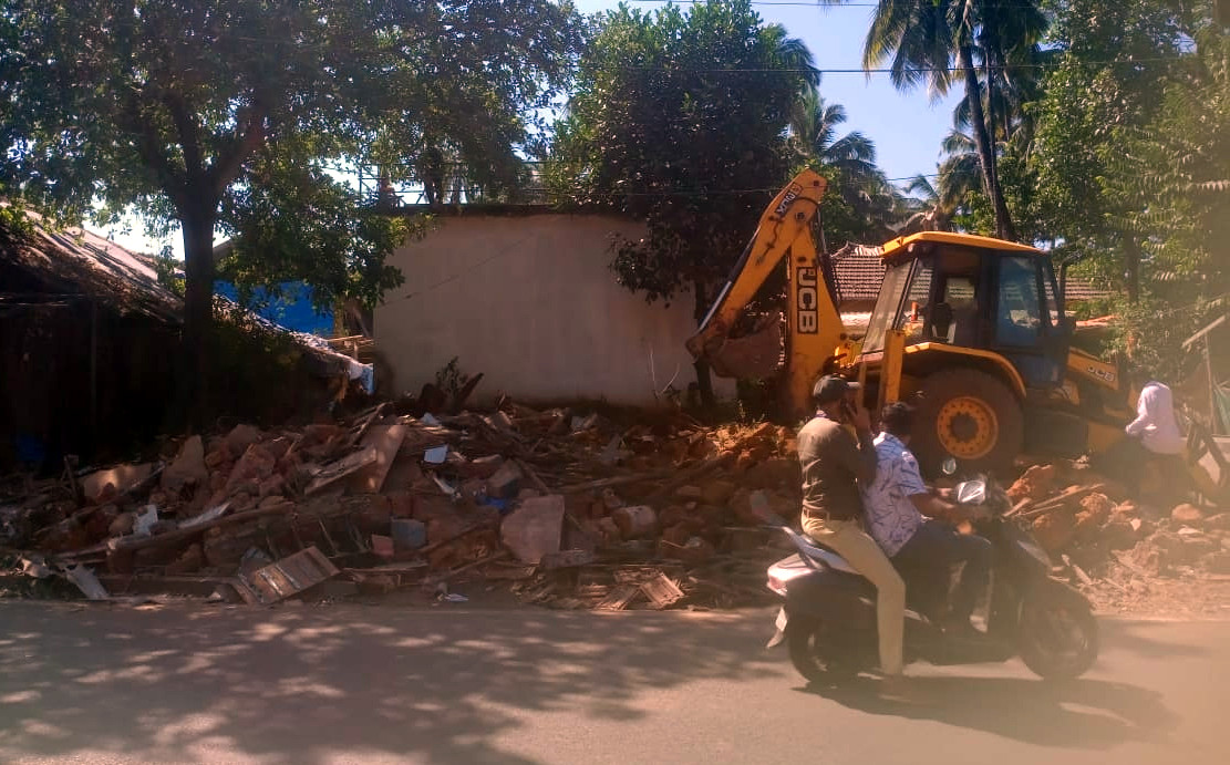 Dilapidated ‘Café Central’   building opposite old bus  stand at Chaudi razed