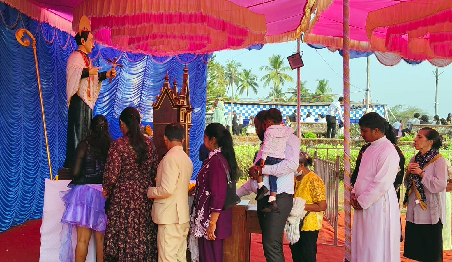 World needs humble servants, not superstars: Bishop