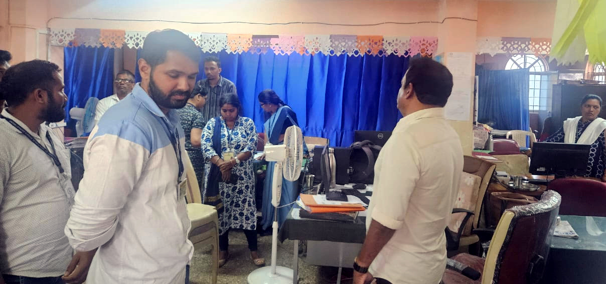 MLA inspects office, fears raised   over other offices in complex