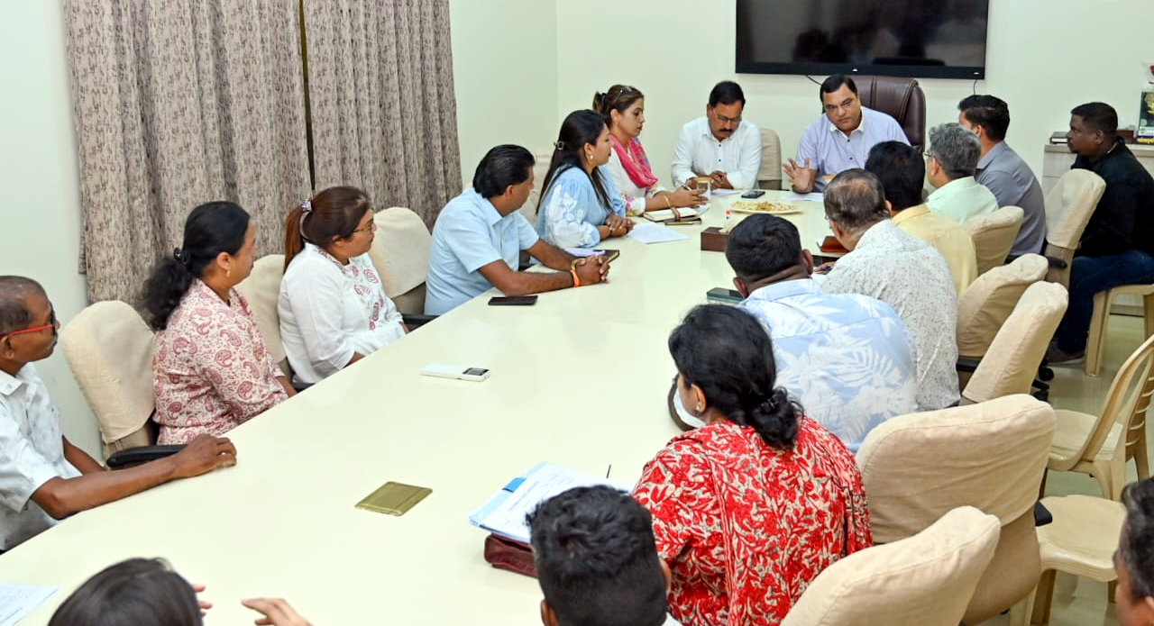 DWD minister assures to resolve water issues in Dabolim on priority basis