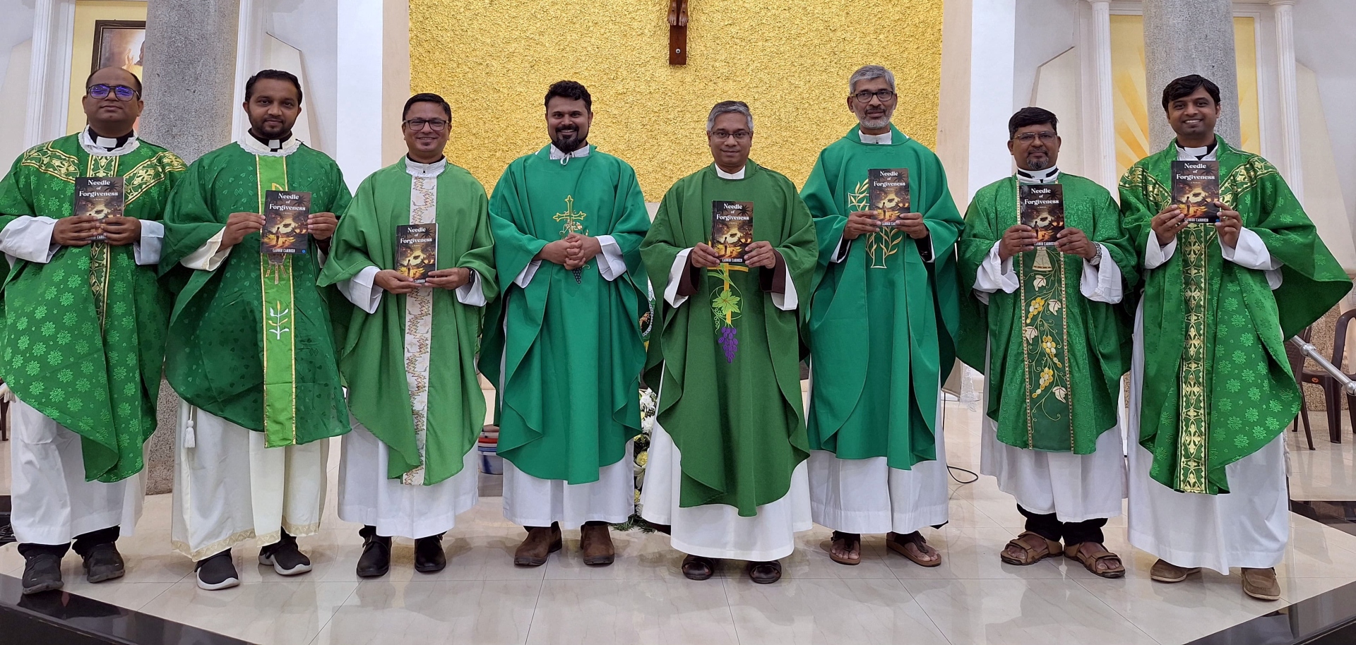 Carmelite priest in Canada releases book in Goa