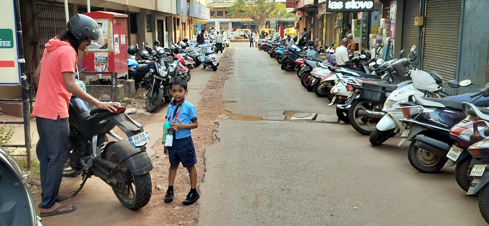 One year on, Mapusa commuters   still navigate stone-filled lanes
