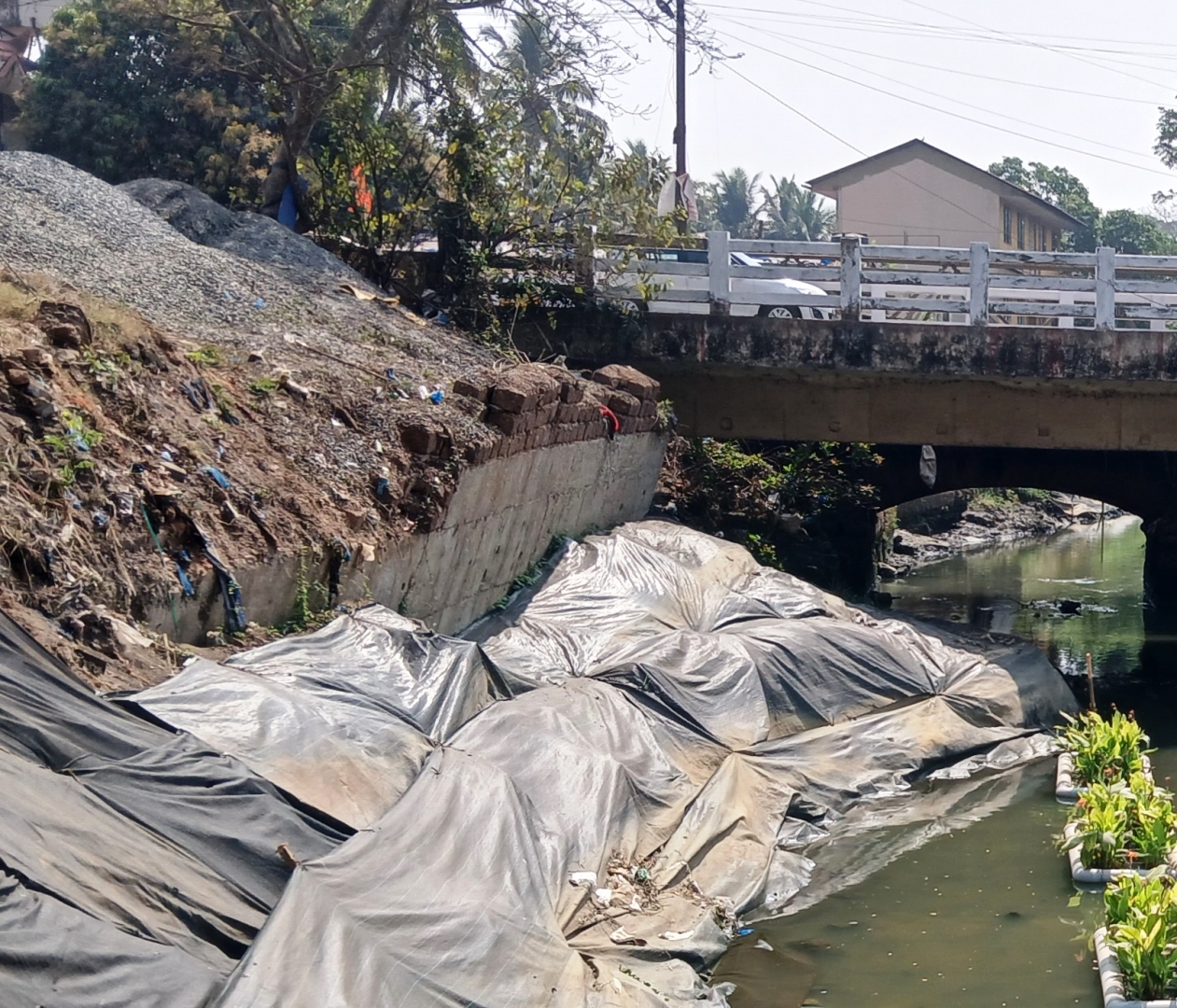 Concerns raised over condition of   retaining wall near Khareband bridge
