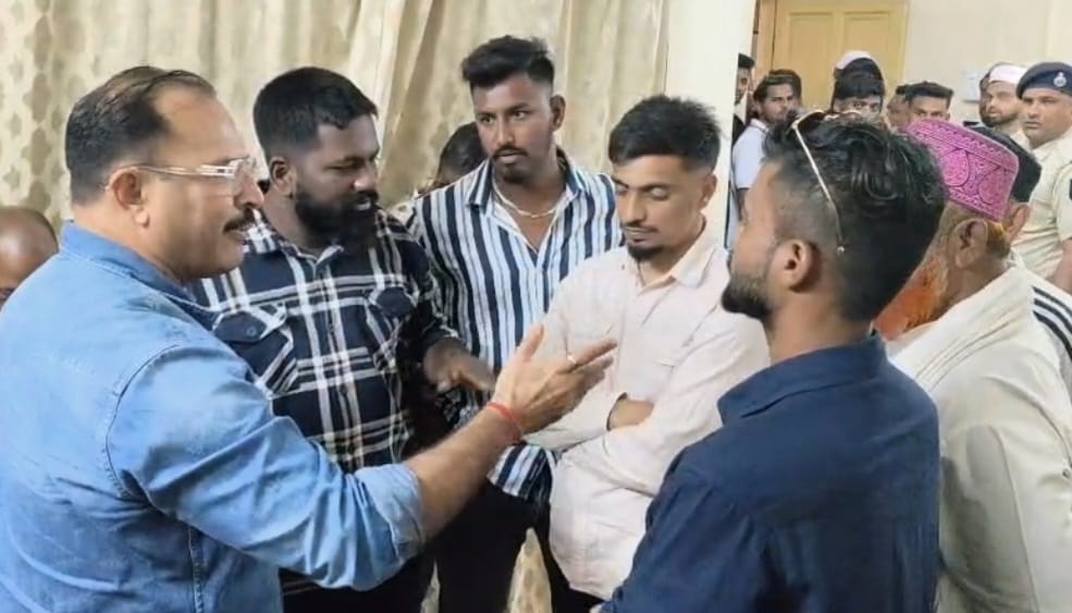 Threat message sent from police custody raises alarm