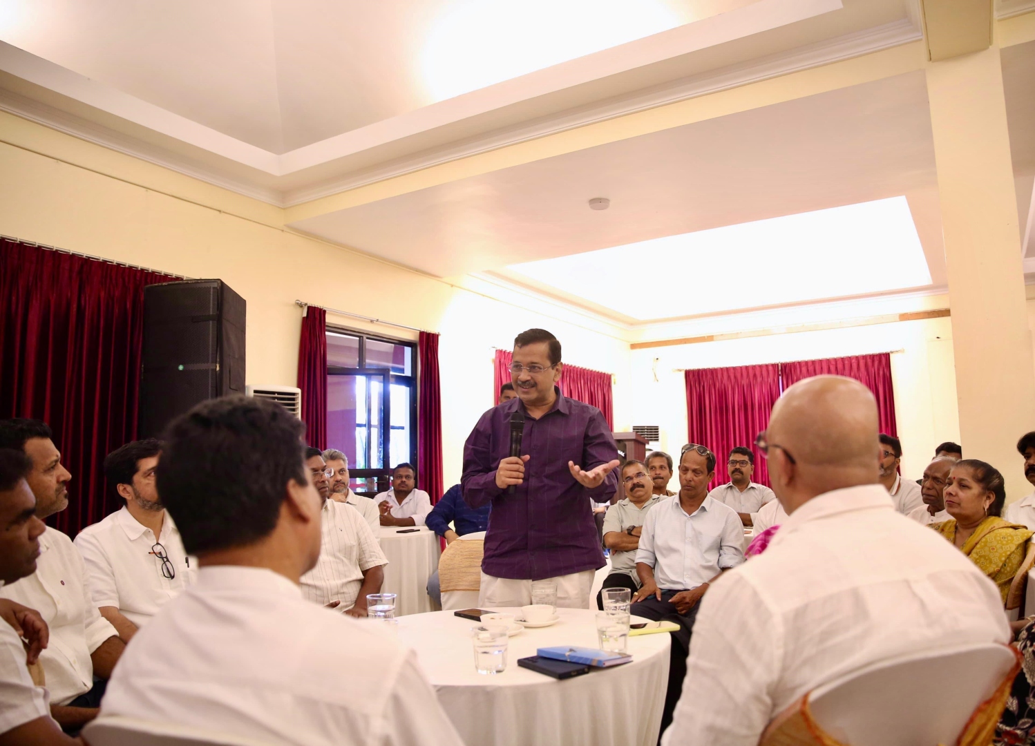 Kejriwal schools Goa leaders, cadres on grassroots politics