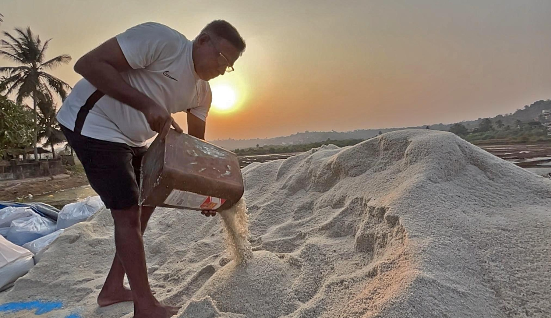 Govt announces Rs 95 lakh support for traditional salt pan farmers