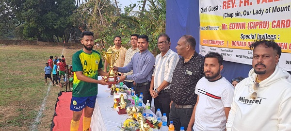 Santa Cruz Boys Sirvodem win Navelim TYFC trophy