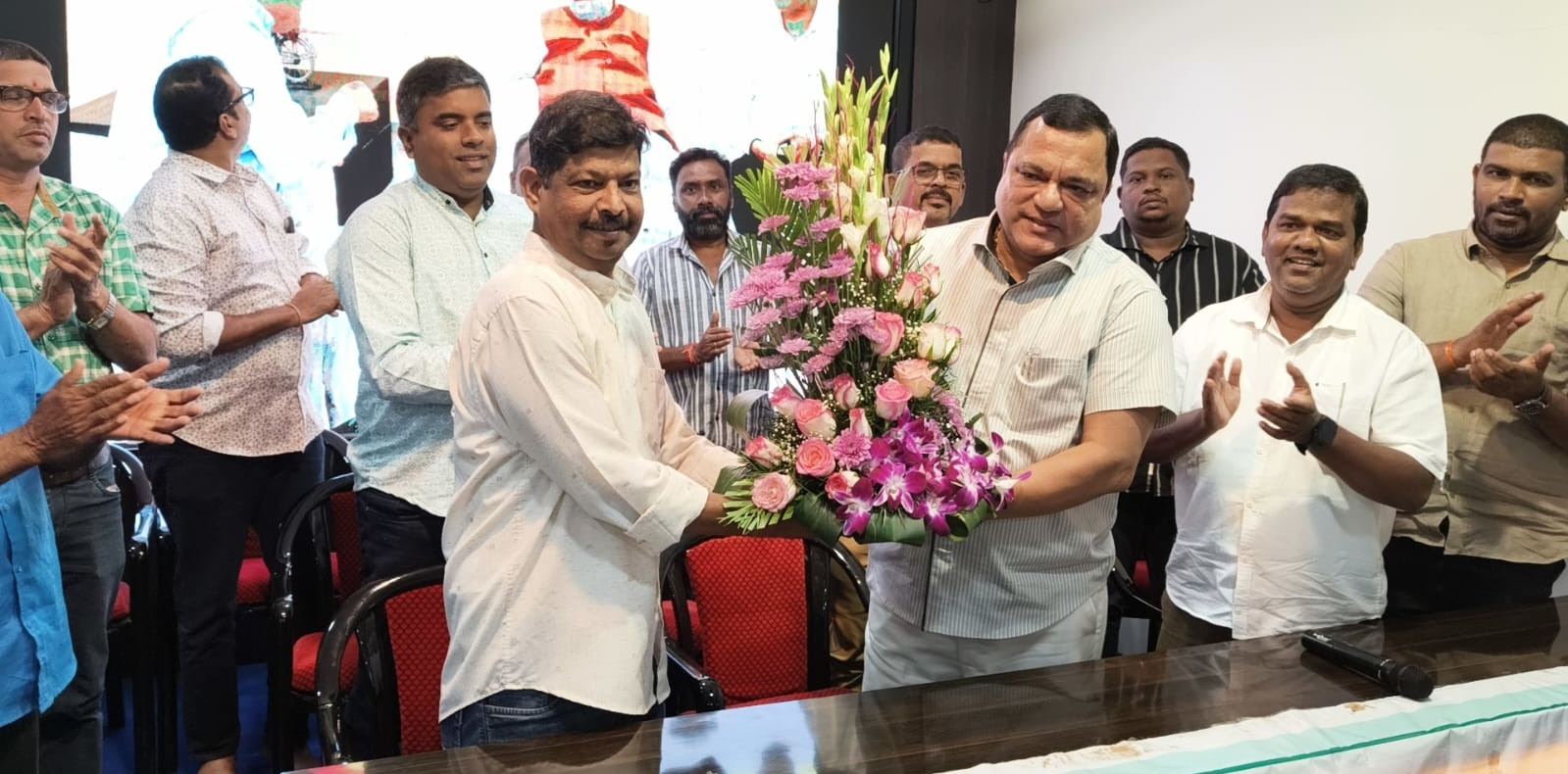 Dabolim will not shut: Mauvin to taxi operators