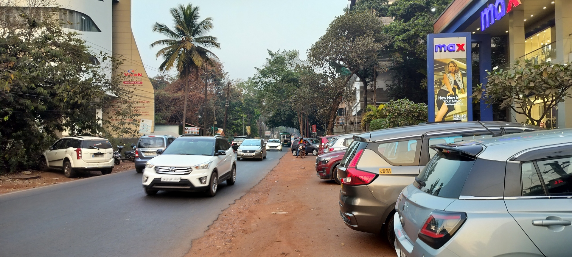 Civic lapses haunt Mapusa as   roads turn into parking lots