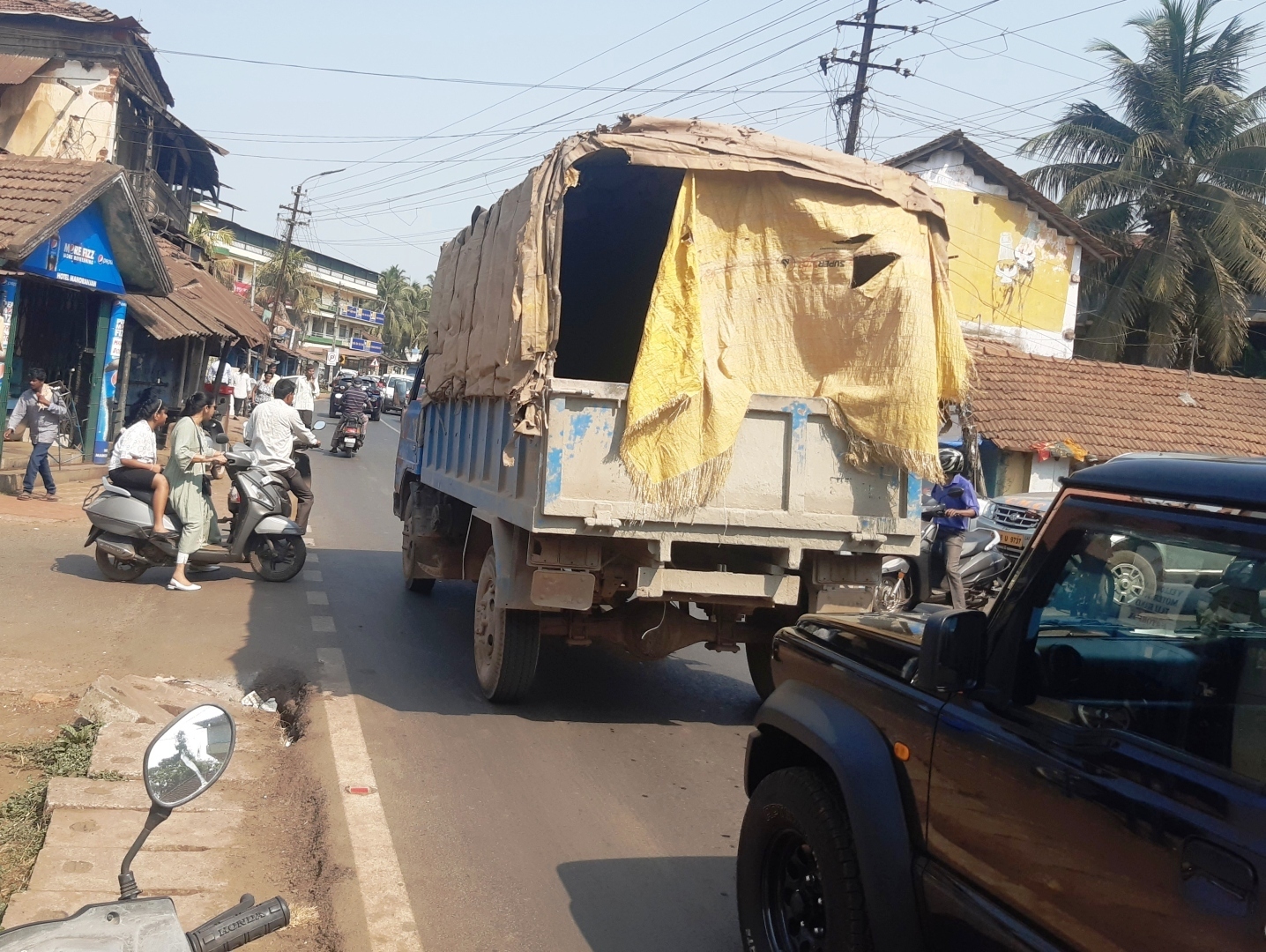 Citizens flag traffic chaos, demand urgent plan for Cuncolim market