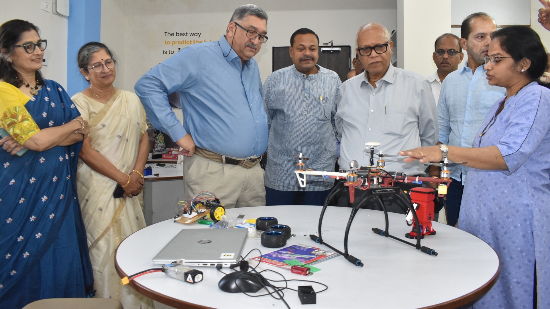 Min backs direct grants to schools for AI and robotics