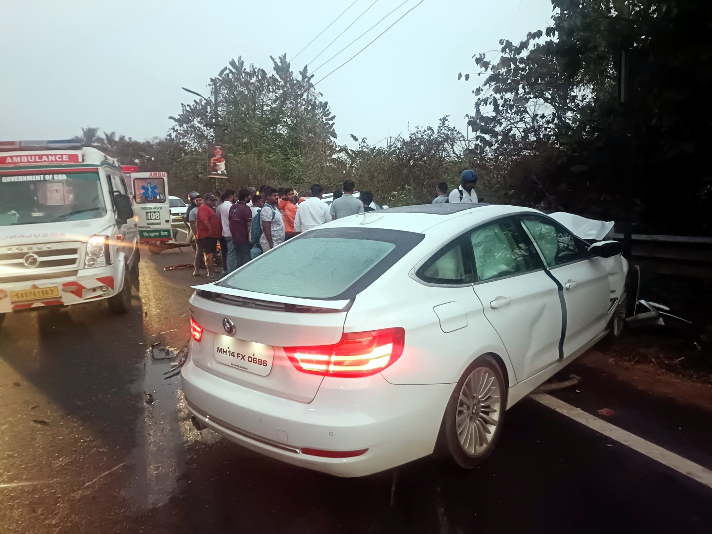 Two injured in road mishap at Sancoale