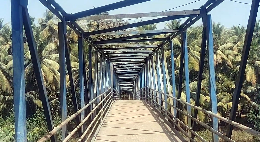 After repeated delays, Zuvem villagers call  for immediate construction of new bridge