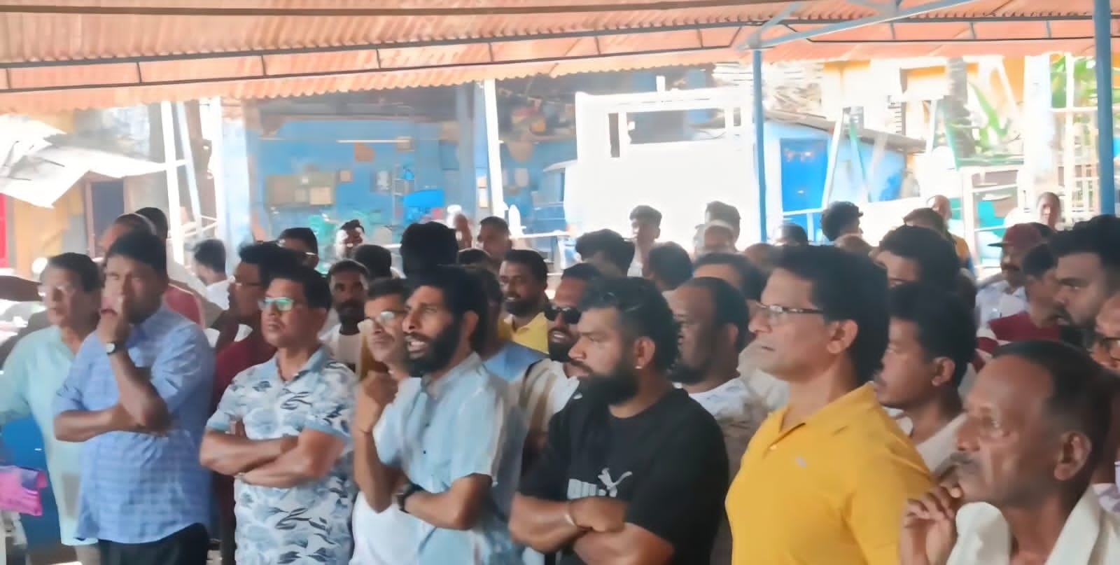 Sanvordem truckers seek immediate mining restart