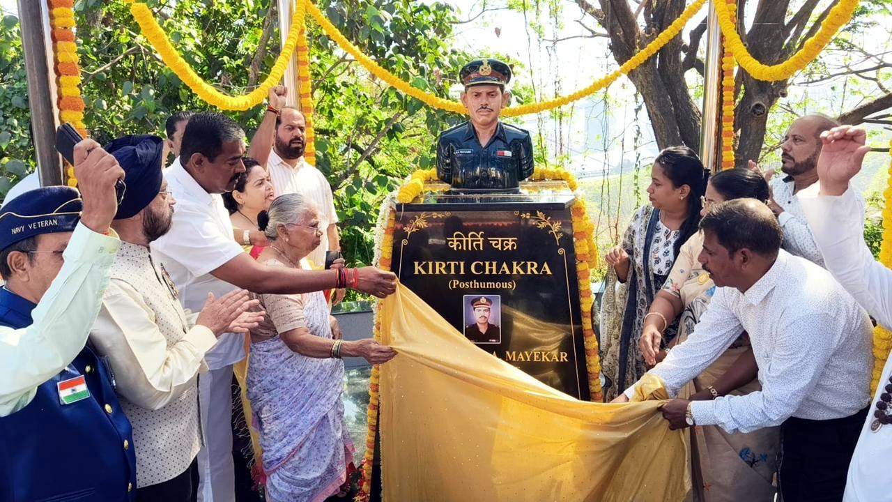 Bust of Lt Narendra Mayekar unveiled at Sada