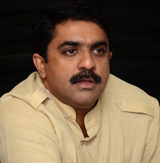 Vijai tenders apology for Assembly gallery protest