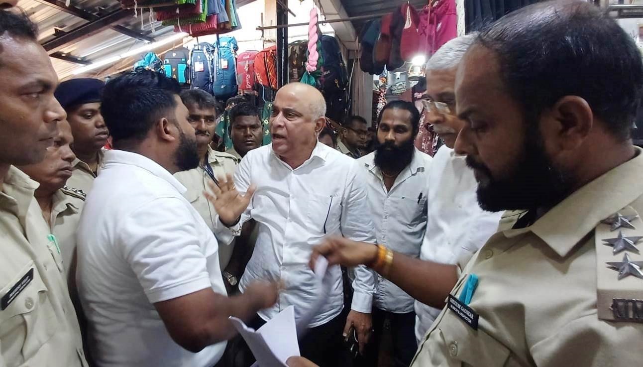 Stall measurement drive for sopo triggers tension at Margao market