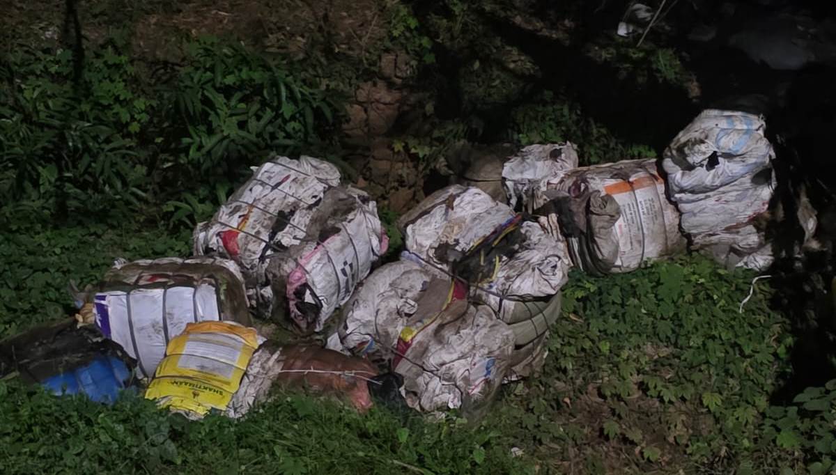 Chinchinim p'yat fines driver  for dumping waste at Digaum