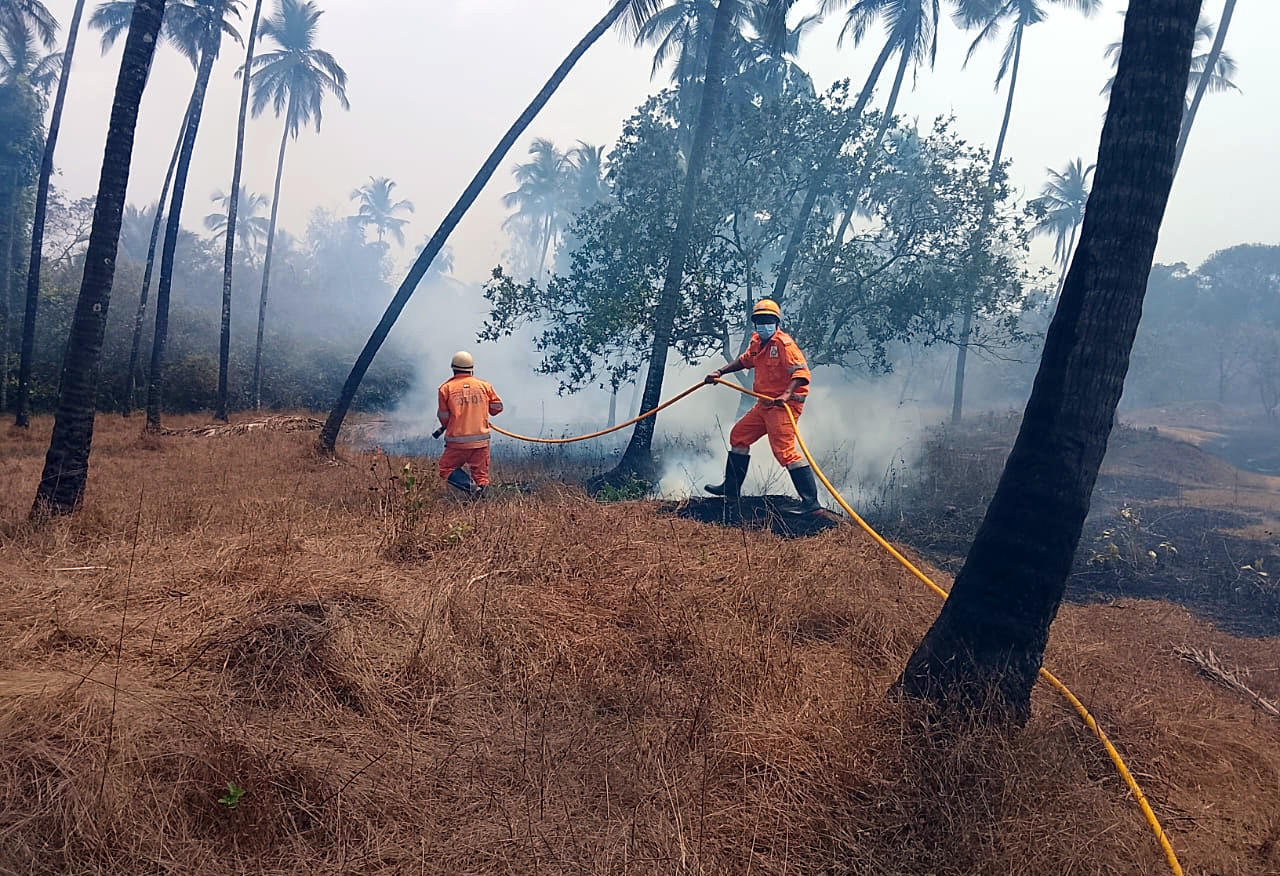 Fire incidents at 2   places in Sattari