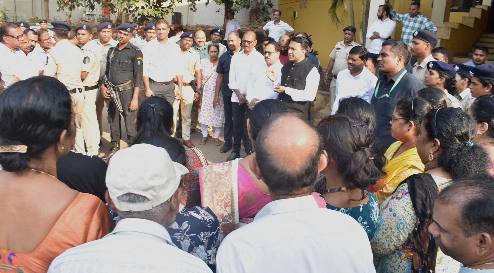 Mirabag stir called off   after CM’s assurance