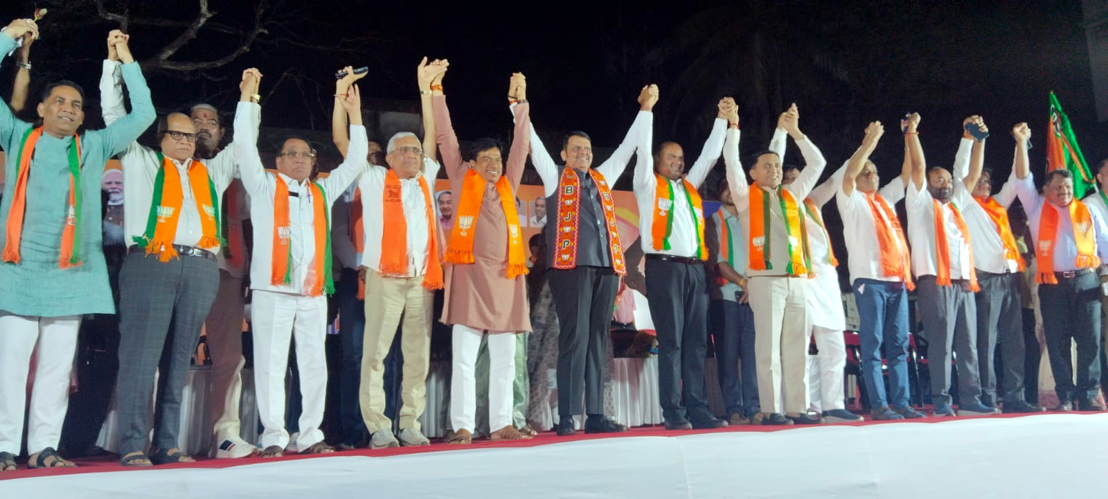 Maharashtra CM lauds development in Goa