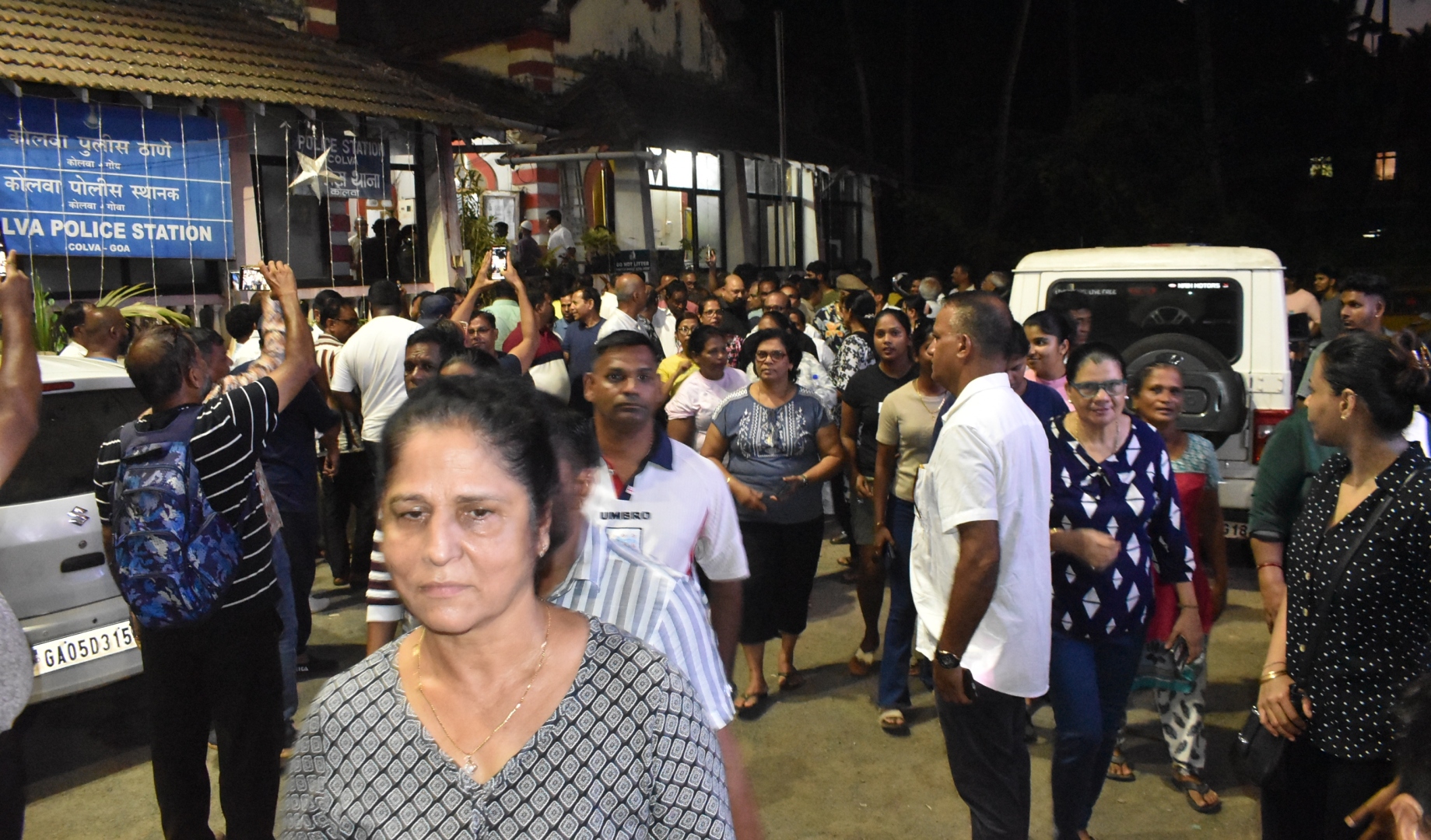 Coastal belt residents turn out in large numbers at Colva PS, demand action