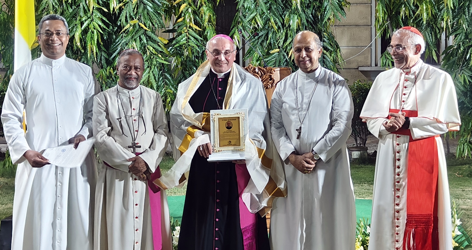 CCBI honour Apostolic Nuncio at farewell meet