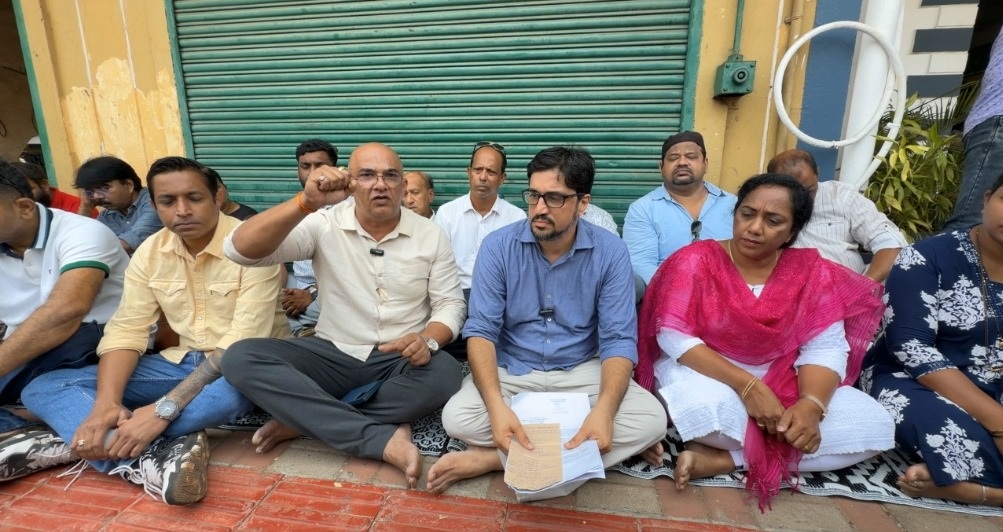 AAP stages ‘Chatai-Ushe' protest outside Panaji PS