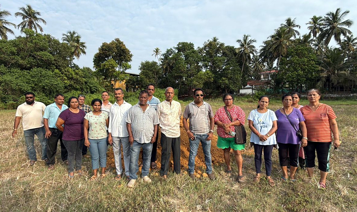 Villagers foil attempt to dump mud on cultivable field in Saligao