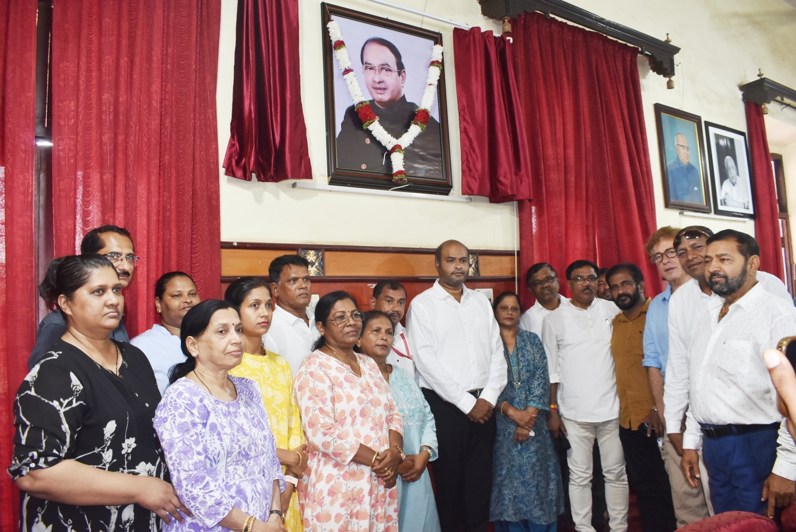 Margao Council unveils late Ravi Naik’s portrait at Municipal Hall