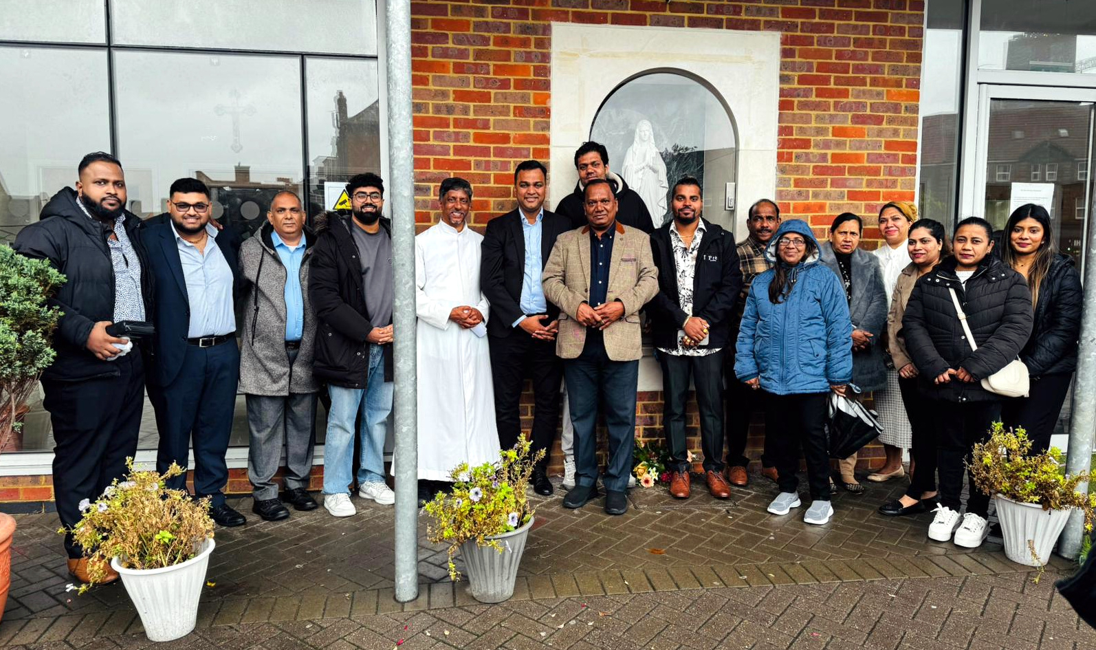 When Fr Bolmax met, blessed Goans in UK