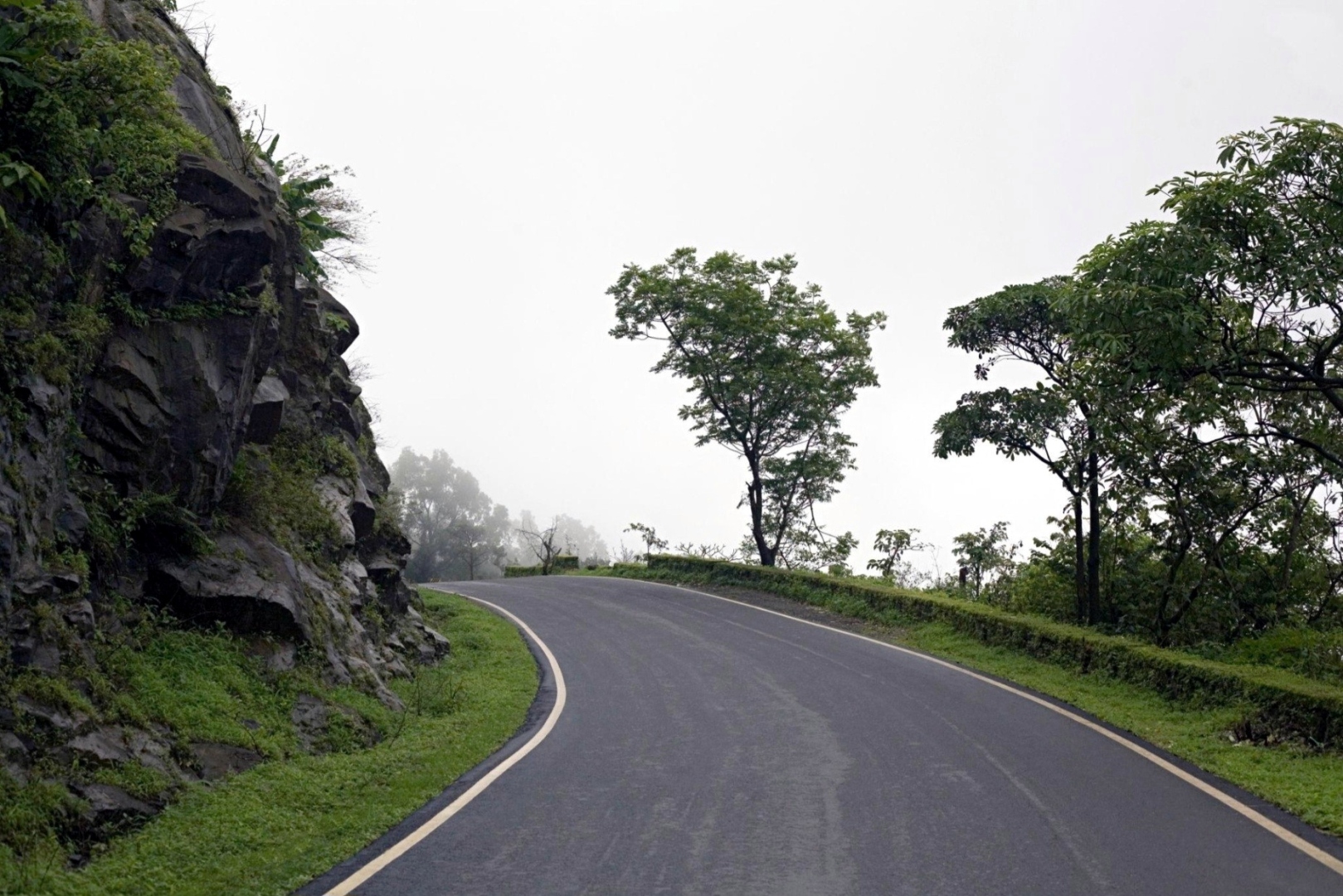 Signboards sought as fog, sharp blind curves make Chorla Ghat travel risky