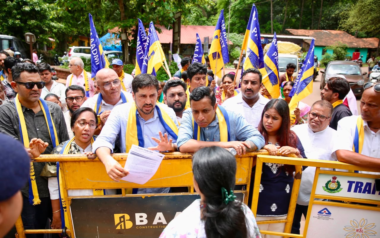 AAP takes protest to Minister’s doorstep