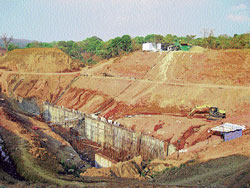 Karnataka vows to keep  off Mhadei construction