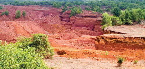 Laterite stone quarries benefit from  land meant for Tuem EMC
