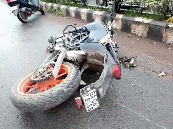 Reckless riding claims life of 18-year-old pillion rider at Chicalim, rider critical