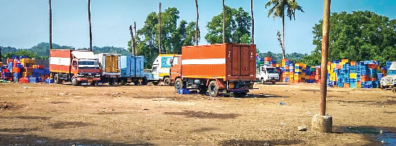 SGPDA threatens to revoke NOC if fish  traders park trucks inside market