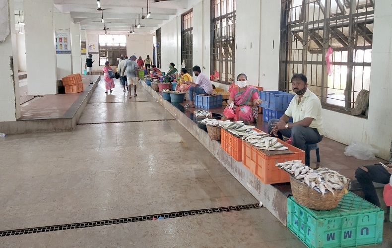 Mapusa fish market reopens for  public with lukewarm response