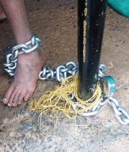 Man chained to pole, police register FIR against two