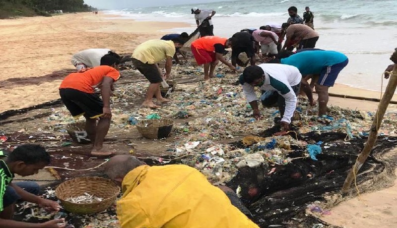 Fishermen catch big: Garbage, not fish