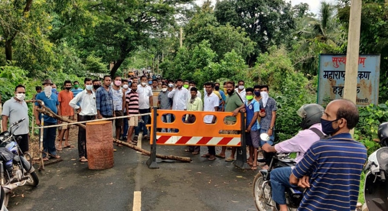Locals protest, demand reopening  of M’rashtra check post at Satarda
