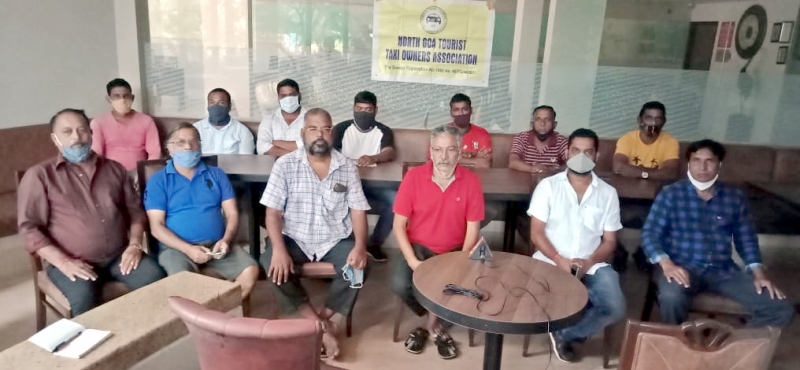 Tourist taxi owners demand extension of moratorium on loan repayment, interest waiver <extension of moratorium>