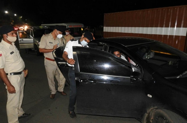 ﻿Margao police crack whip against cars with tinted glasses