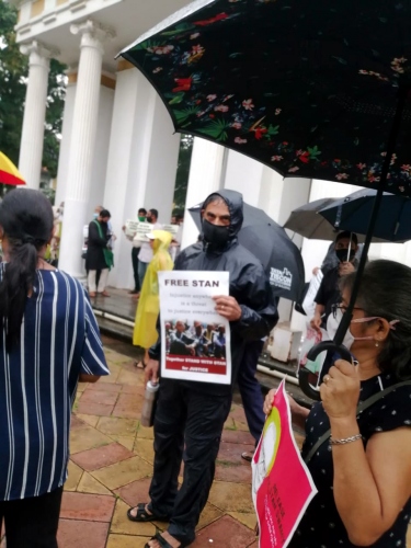 Over 200 turn up at Azad Maidan in support of Fr Stan