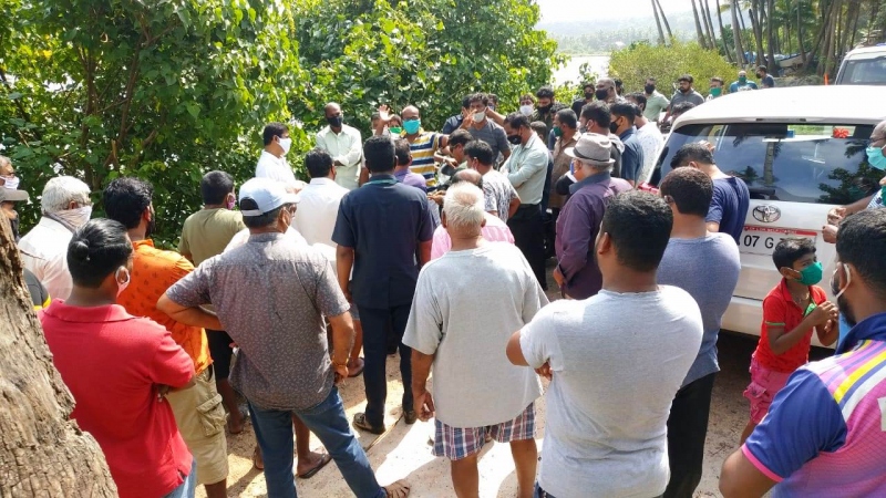 Betul locals protest blockage of pathway